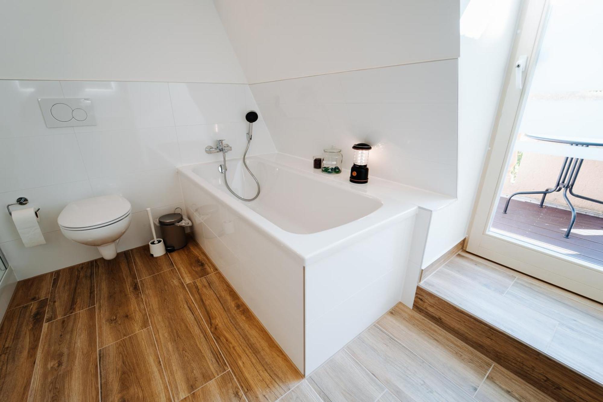 Levin 65qm 4 Personen Mit Pool Wlan Und Parken *